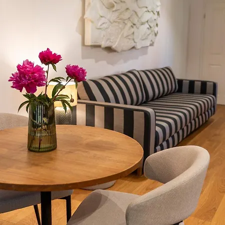 Up De Schueuen - Design